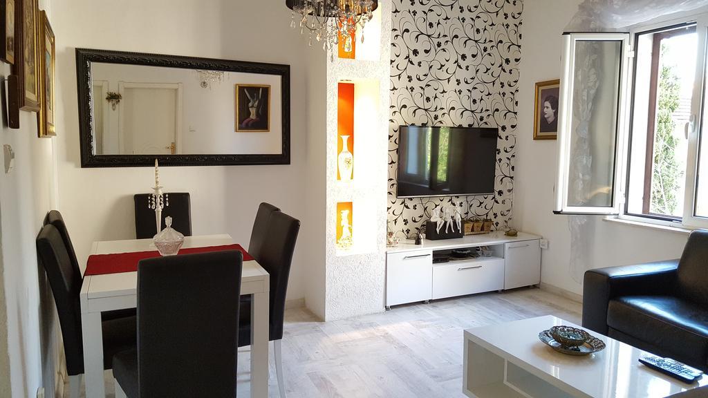 Apartment Kiki Kotor Exteriör bild
